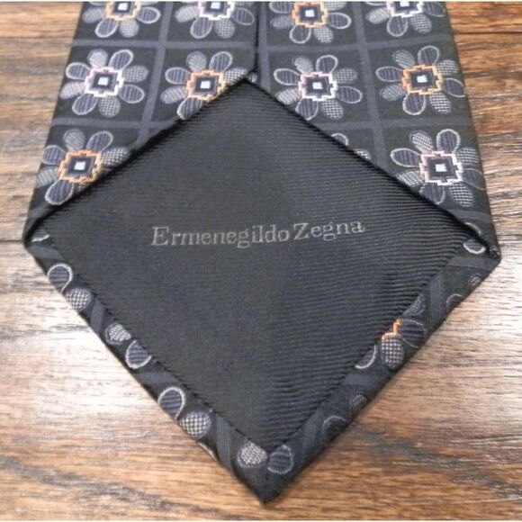 Ermenegildo Zegna Mens Silk Black Necktie Flower Pattern - Picture 2 of 6